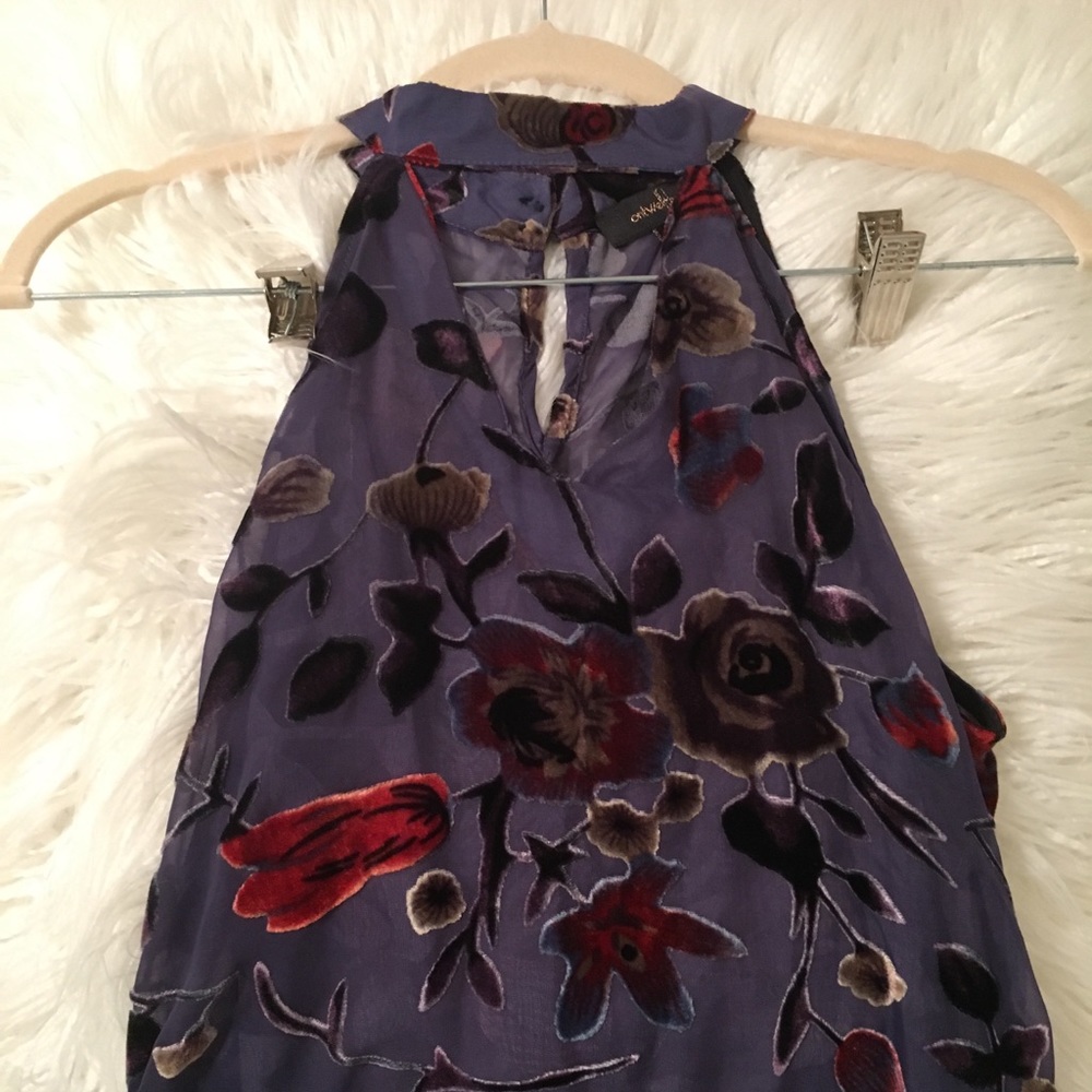 Sleeveless top